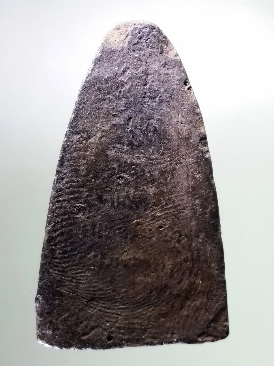 รหัสสินค้า หลวงปู่ทวด วัดต่างๆ 001 หลวงปู่ทวด เนื้อดินเผา วัดช้างให้ สร้างปี 2513 ผสมผงเก่า ปี 2497 พระครูใบฎีกาขาวสร้าง พระรายการนี้ให้เช่าบูชาแล้ว