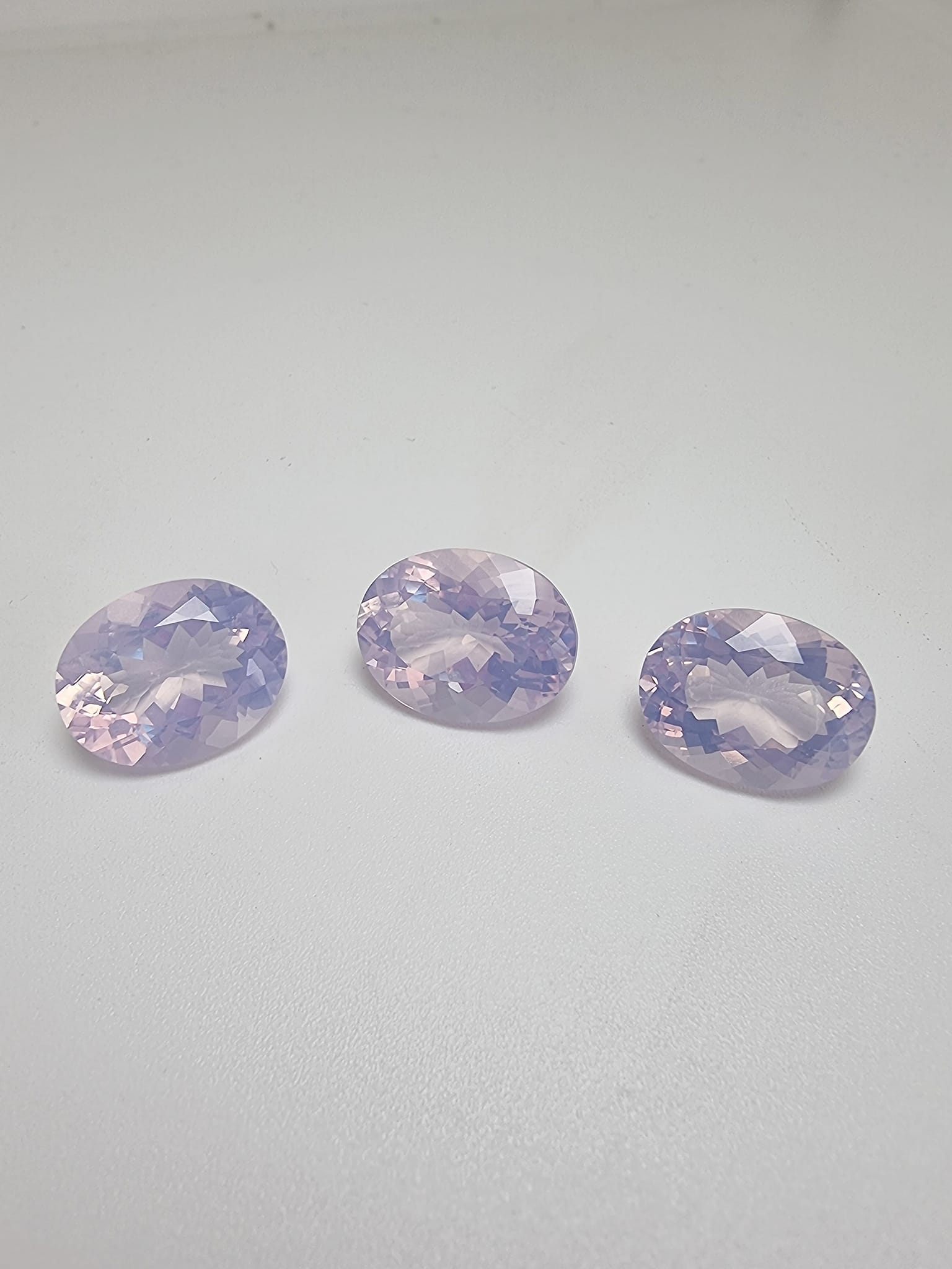 size 7-8กะรัต พลอย Lavender Quartz แท้ รวม 3 เม็ด ชุดละ 2,900 บาท