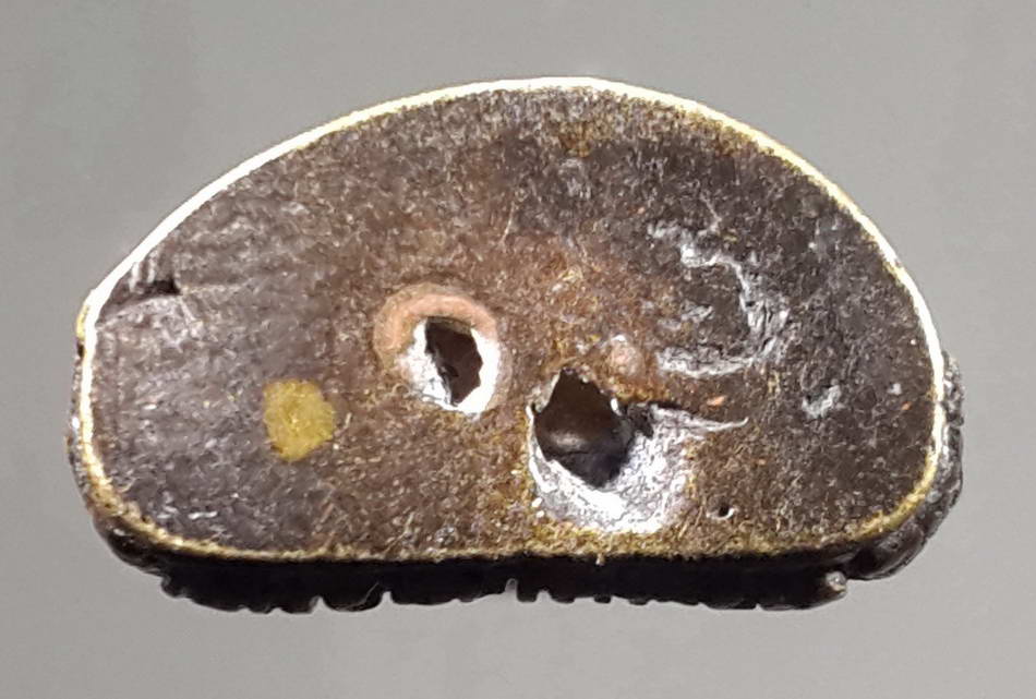 รหัสสินค้า พระกริ่ง พระหล่อ 284 รูปหล่อพระแก้วมรกต เนื้อทองเหลืองรมดำ เนื้อหาเก่ามีอายุ ไม่ทราบปีที่สร้าง