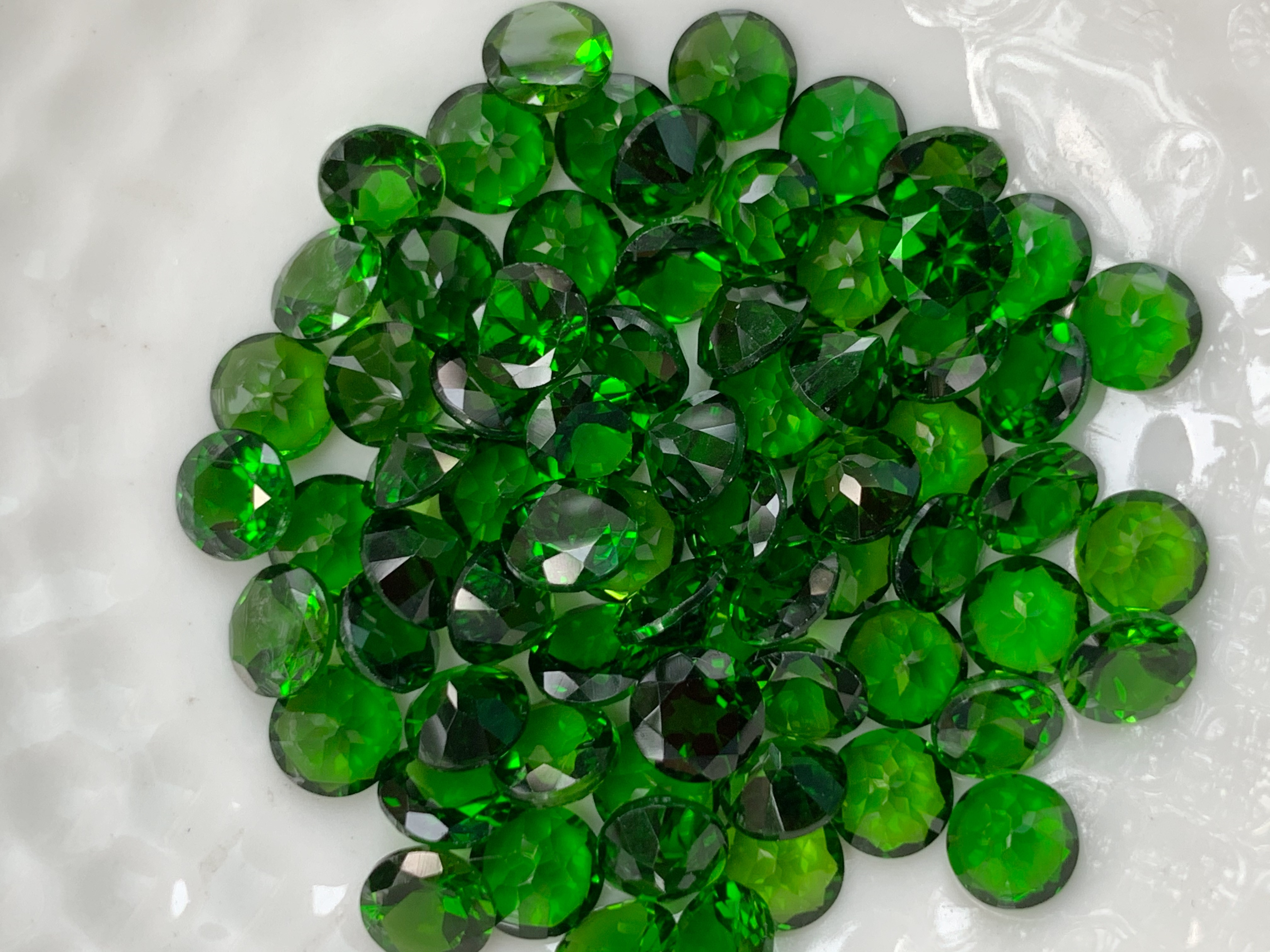 โครมไดออฟไซด์กลม 5 มม. 1 กะรัต