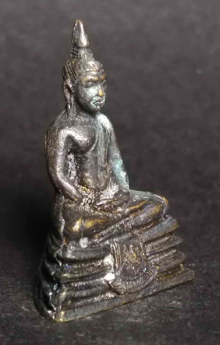 รหัสสินค้า พระกริ่ง พระหล่อ 021 รูปหล่ออุดกริ่งหลวงพ่อโสธร วัดโสธรวรารามวรวิหาร จังหวัดฉะเชิงเทรา สร้างปี 2525 ที่ระลึกฉลองกรุงรัตนโกสินทร์ 200 ปี กริ่งเขย่าดังกังวาน