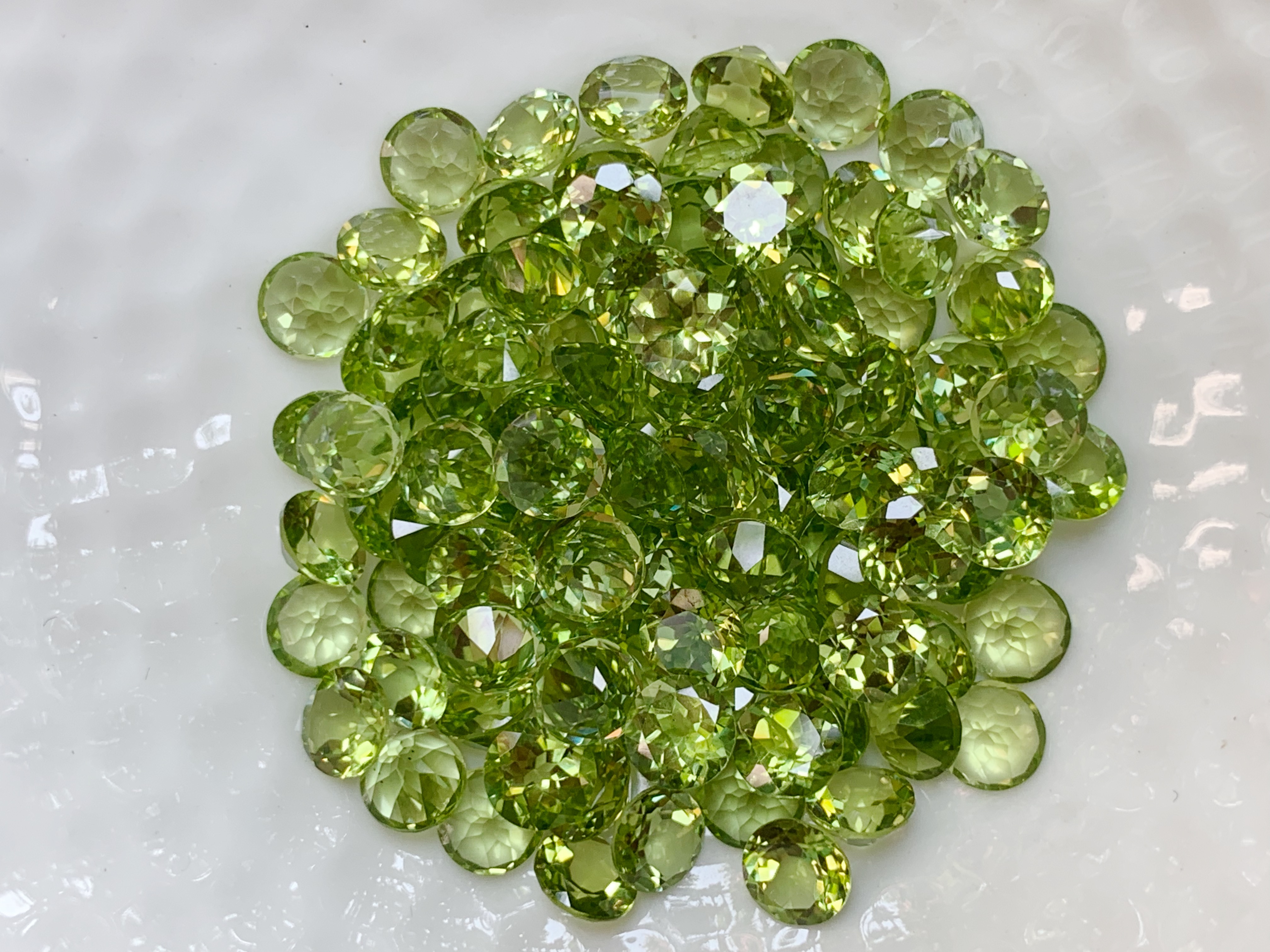 เพอริดอทกลม 5.0 มม. 5 กะรัต