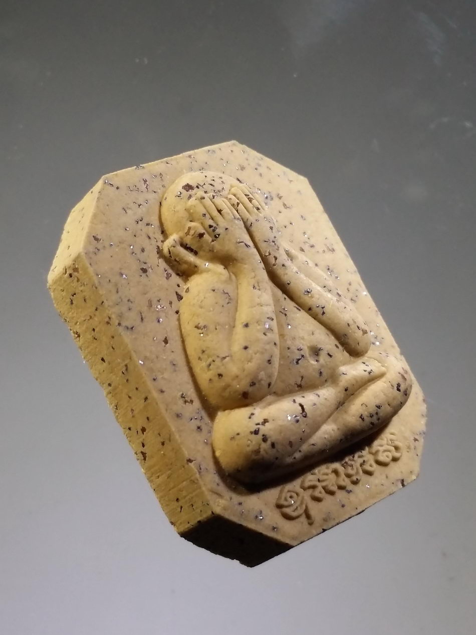 รหัสสินค้า พระมีกล่อง 3771 พระปิดตาไก่ฟ้ามหาเศรษฐี รุ่นฉลองอายุ 89 ปี หลวงปู่ทองดำ วัดถ้ำตะเพียนทอง จังหวัดลพบุรี สร้างปี 2563