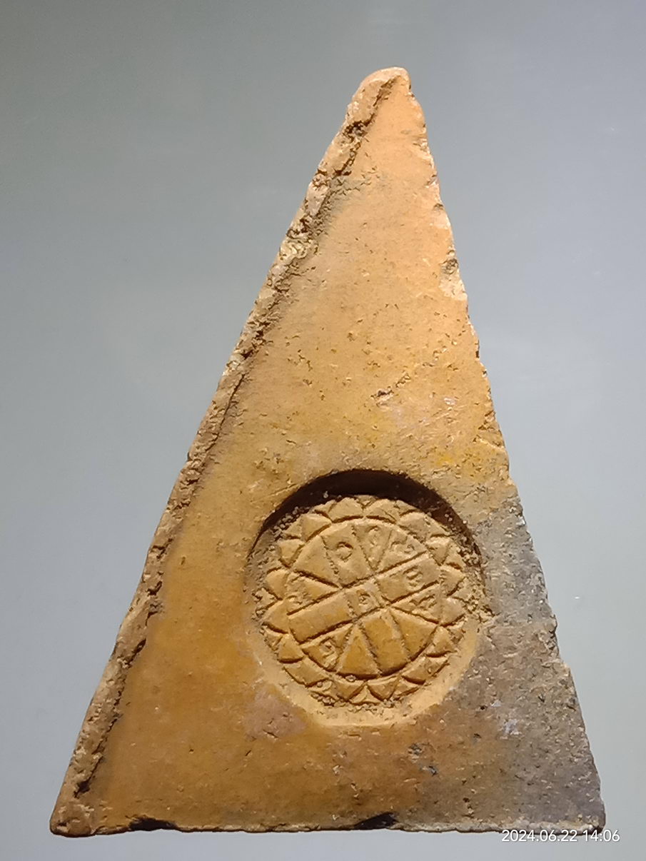 รหัสสินค้า พระเนื้อดิน เนื้อผง เนื้อว่าน 156 พระนางพญา เนื้อดินเผา หลังยันต์ดวง พระอาจารย์ถนอม วัดนางพญา จังหวัดพิษณุโลก