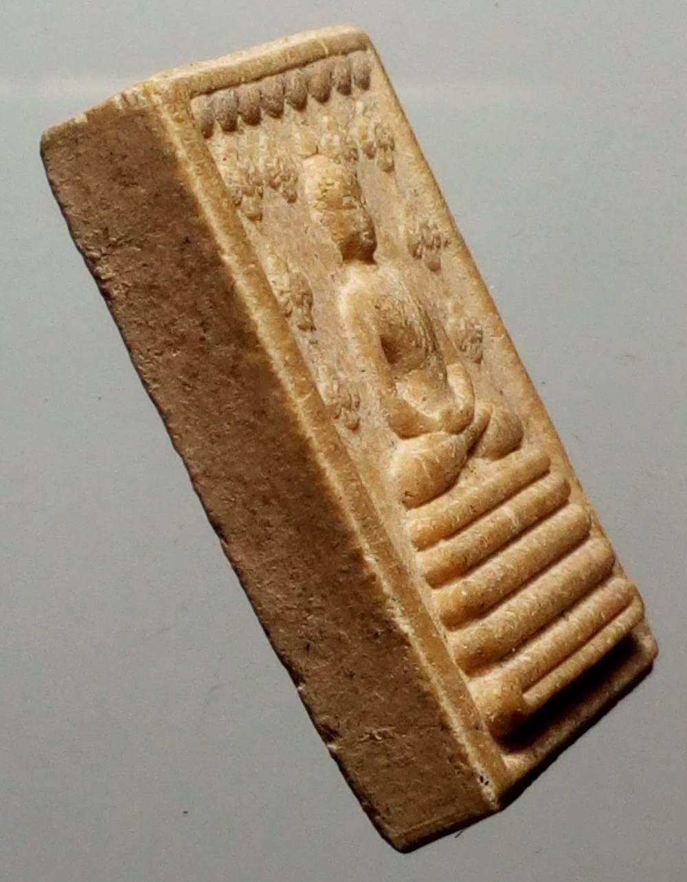 รหัสสินค้า พระไม่ทราบที่ 117 พระพุทธเนื้อผง หลังรูปเหมือนหลวงปู่ผัก ไม่ทราบที่