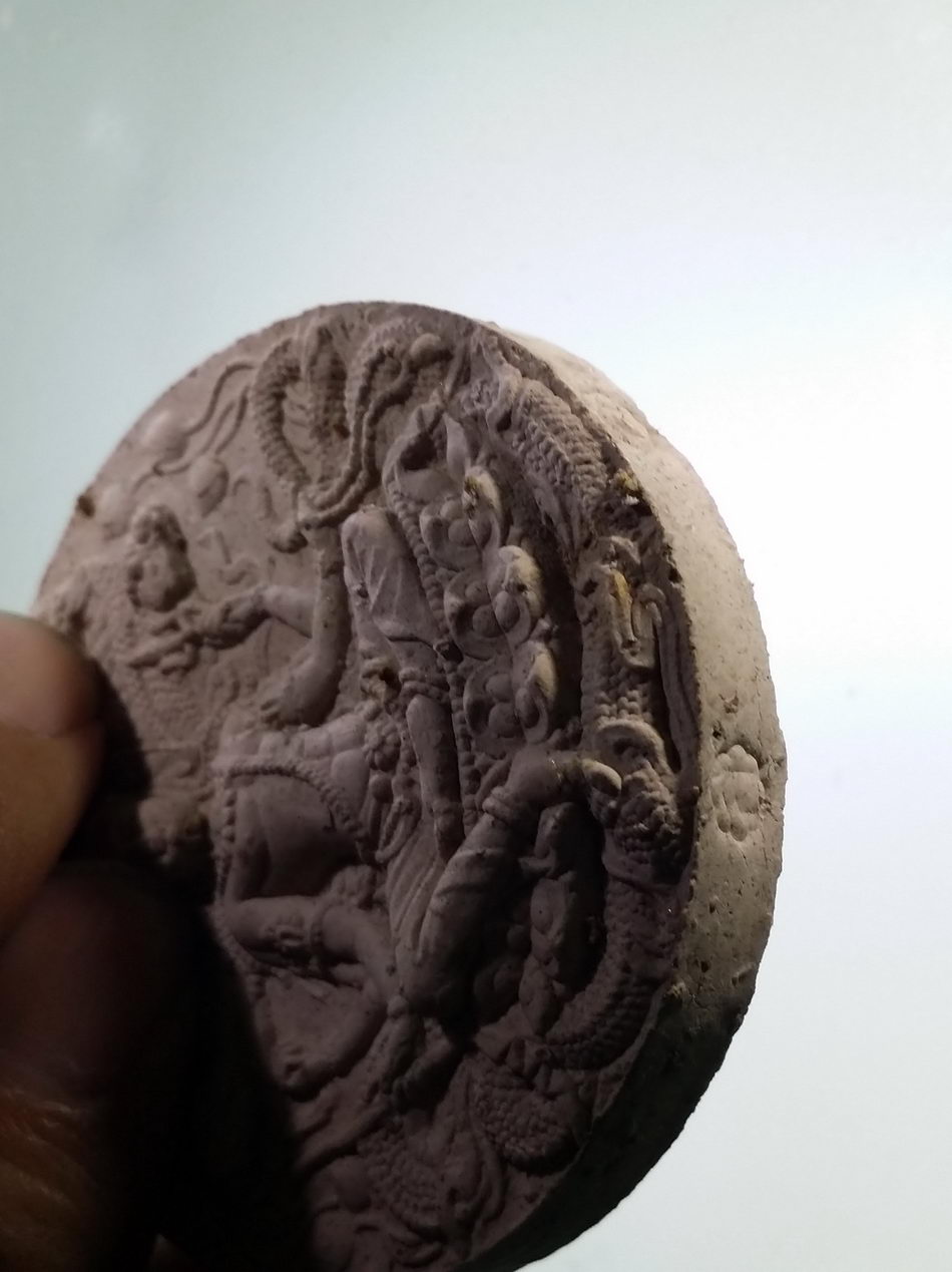 รหัสสินค้า จตุคามรามเทพ 733 พระเทวราชโพธิสัตว์จตุคามรามเทพ รุ่นมหาปาฏิหาริย์มั่งมีทรัพย์ เนื้อว่านผสมผงธูป กล่องแปดเหลี่ยม