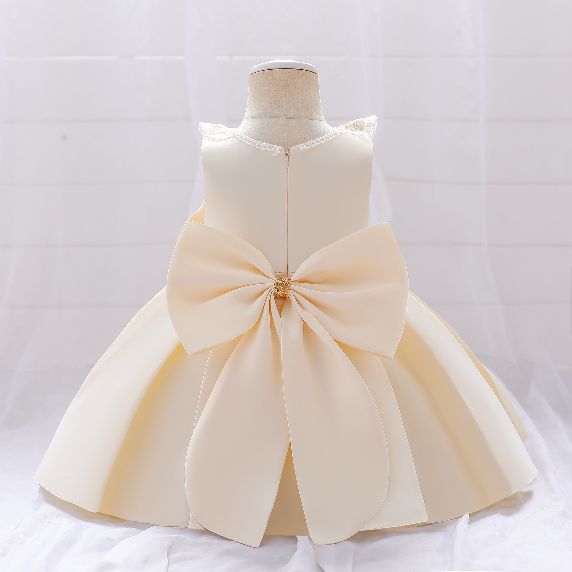 Gd3931- พร้อมส่งจากไทย ชุดออกงานเด็กหญิงสีครีม เด็กเล็ก-เด็กโต แต่งโบว์สวยหรู แต่งปกคอสวยเก๋ ชุดราตรีเด็กทรงสั้นเนื้อผ้าสวยหรูหรา ชุดออกงานการแสดง