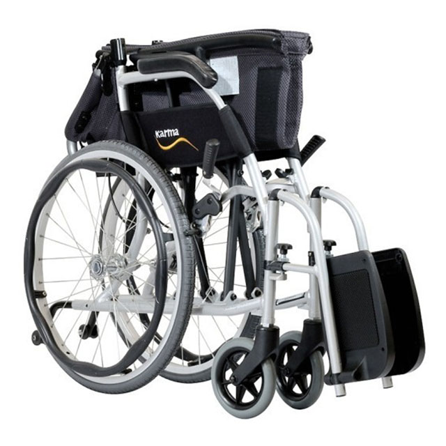รถเข็นวีลแชร์น้ำหนักเบา อลูมินัมอัลลอยด์คาร์ม่า KARMA Ergo Lite 2 โครงพักเท้าสวิงเก็บได้ เคลื่อนย้ายผู้ใช้งานสะดวก ล้อหลังใหญ่ 20 นิ้ว น้ำหนักเบาเพียง 10.5 กิโลกรัม (รุ่นยอดนิยม)