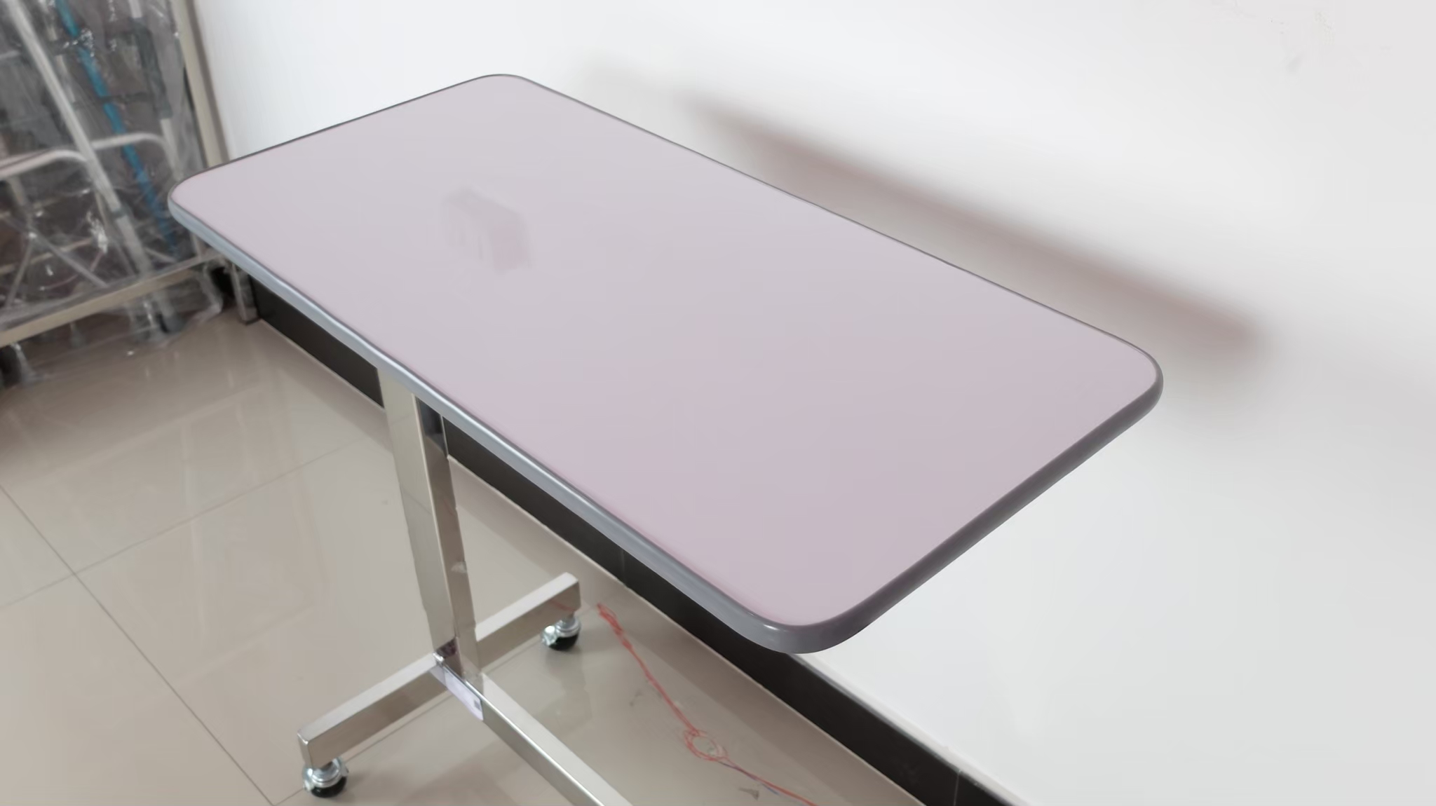 โต๊ะคร่อมเตียงสแตนเลส ขอบยาง PS39