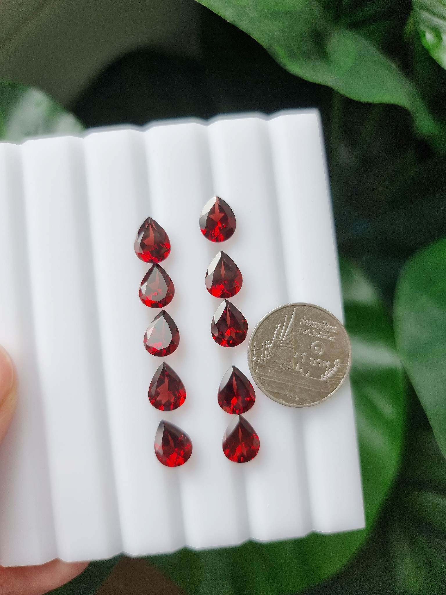 โกเมนหยดน้ำ 9x7 มม. 1 เม็ด