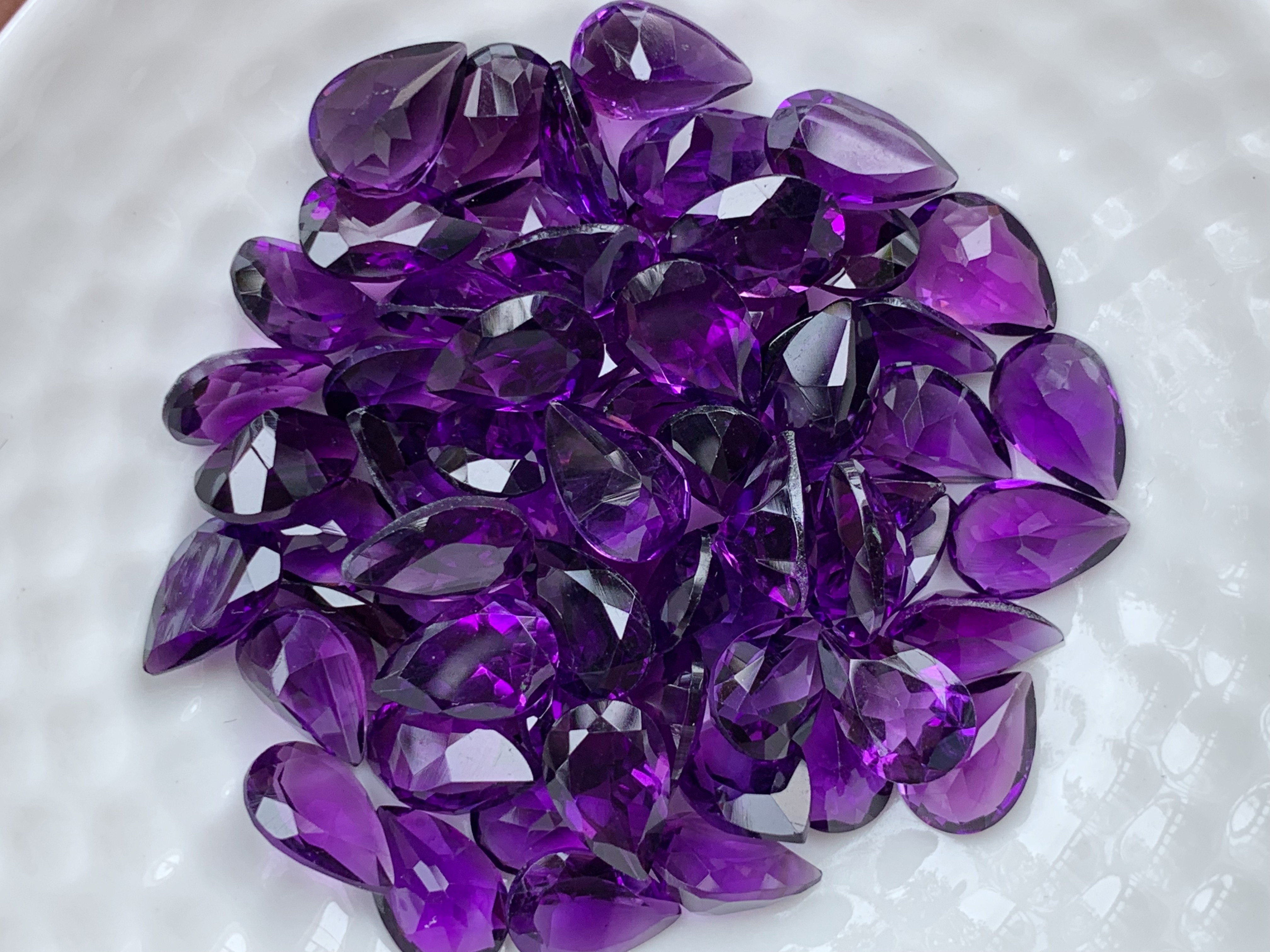 อเมทิสเข้มหยดน้ำ 9X6 มม. 5 กะรัต