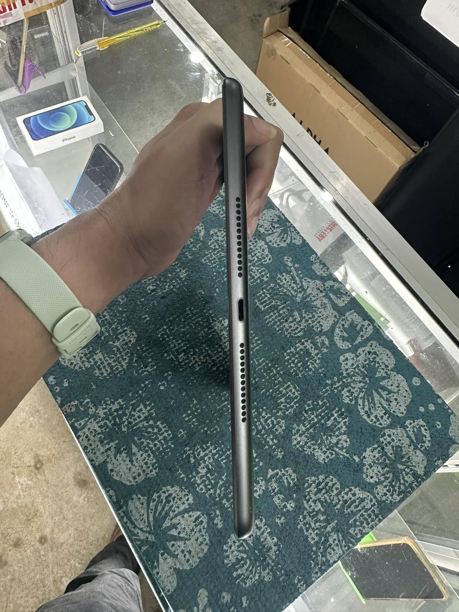 ( SOLD OUT ) iPad Gen 9 64GB Wifi Model TH