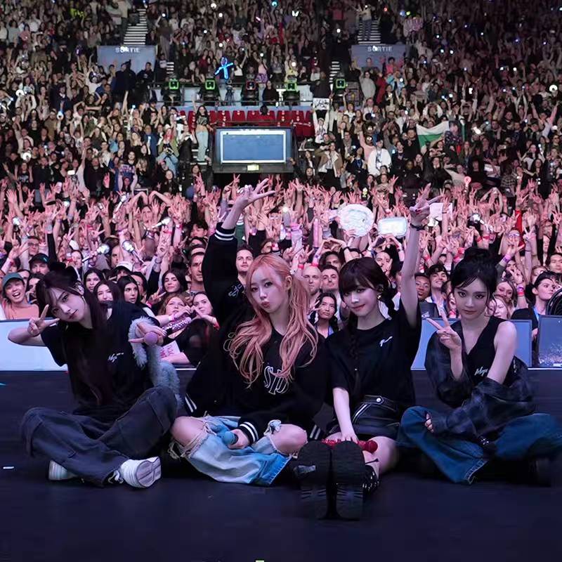 เสื้อยืด aespa : 2024 aespa LIVE TOUR - SYNK : PARALLEL LINE