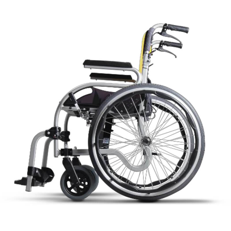 รถเข็นอะลูมิเนียมอัลลอยด์ KARMA รุ่น STAR2 (WheelChair KARMA STAR 2) ดีไซน์สวยงาม นั่งสบาย โครงพักเท้าสวิงเก็บไปด้านข้างได้ หรือถอดออกได้
