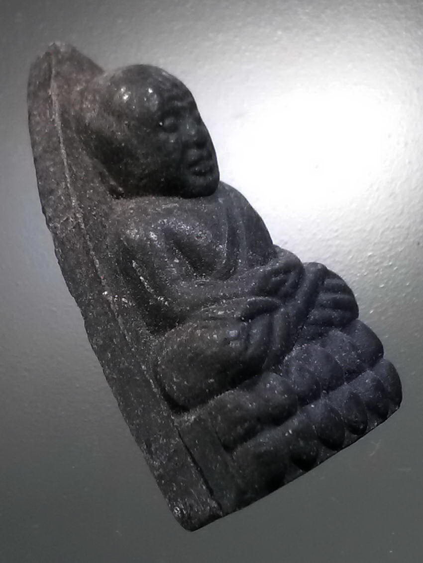 รหัสสินค้า หลวงปู่ทวด วัดต่างๆ 491 หลวงปู่ทวด เนื้อผงใบลาน ที่ระลึกสร้างอุโบสถ กาญจนาภิเษก วัดอัมพุวราราม จังหวัดปทุมธานี พิมพ์กลาง