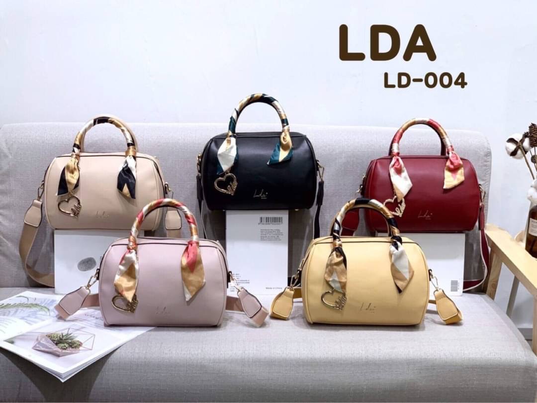 กระเป๋าทรงหมอน L D A. สวยน่าใช้