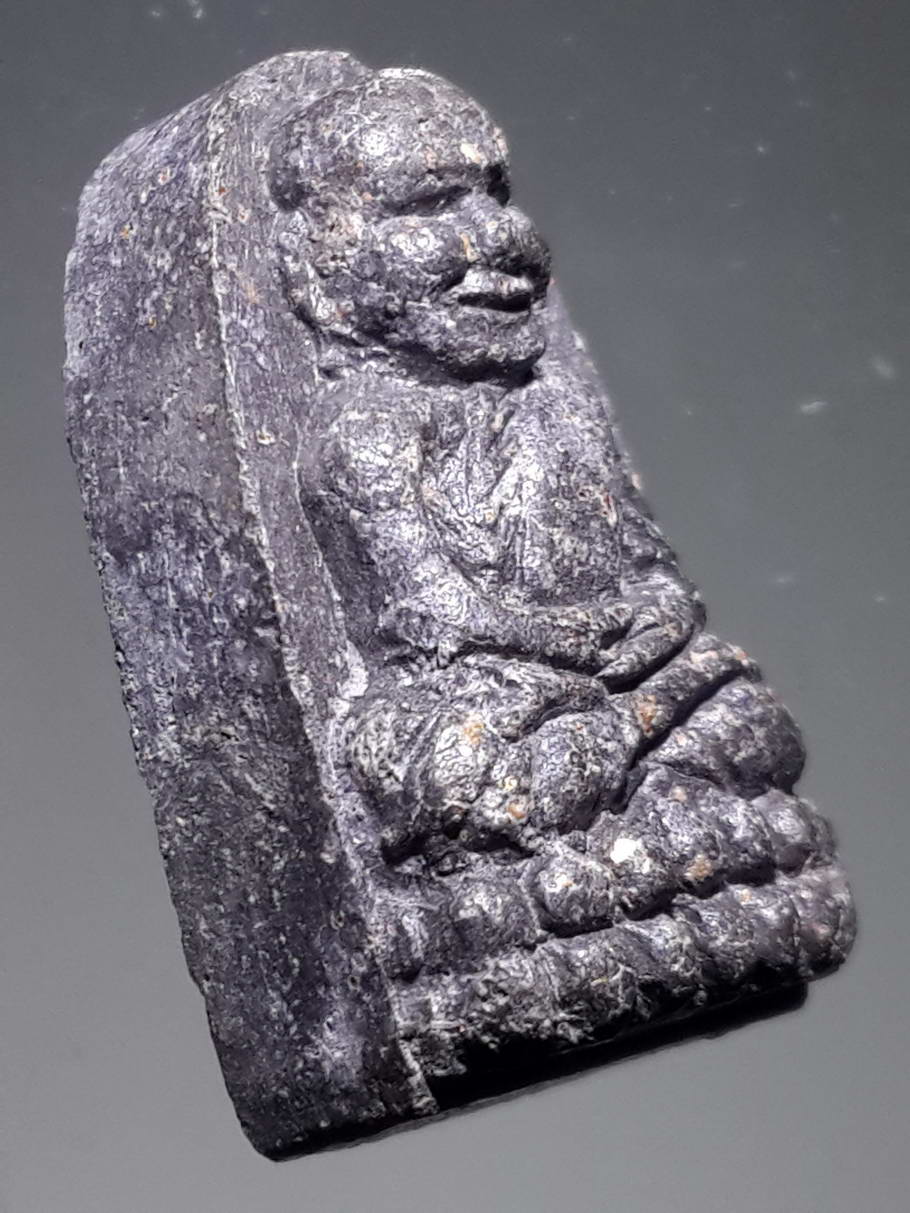 รหัสสินค้า หลวงปู่ทวด วัดต่างๆ 346 หลวงปู่ทวด พิมพ์พระรอดเล็ก วัดห้วยมงคล จังหวัดประจวบคีรีขันธ์ พระรายการนี้ให้เช่าบูชาแล้ว