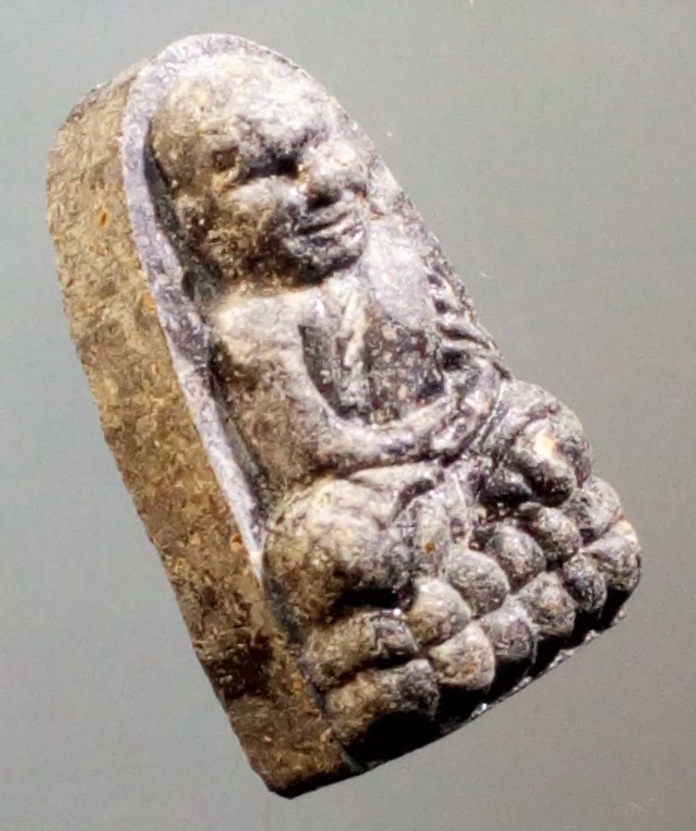 รหัสสินค้า หลวงปู่ทวด วัดต่างๆ 208 หลวงปู่ทวด ออกวัดห้วยมงคล จังหวัดประจวบคีรีขันธ์ พิมพ์พระรอดเล็ก พระรายการนี้ให้เช่าบูชาแล้ว