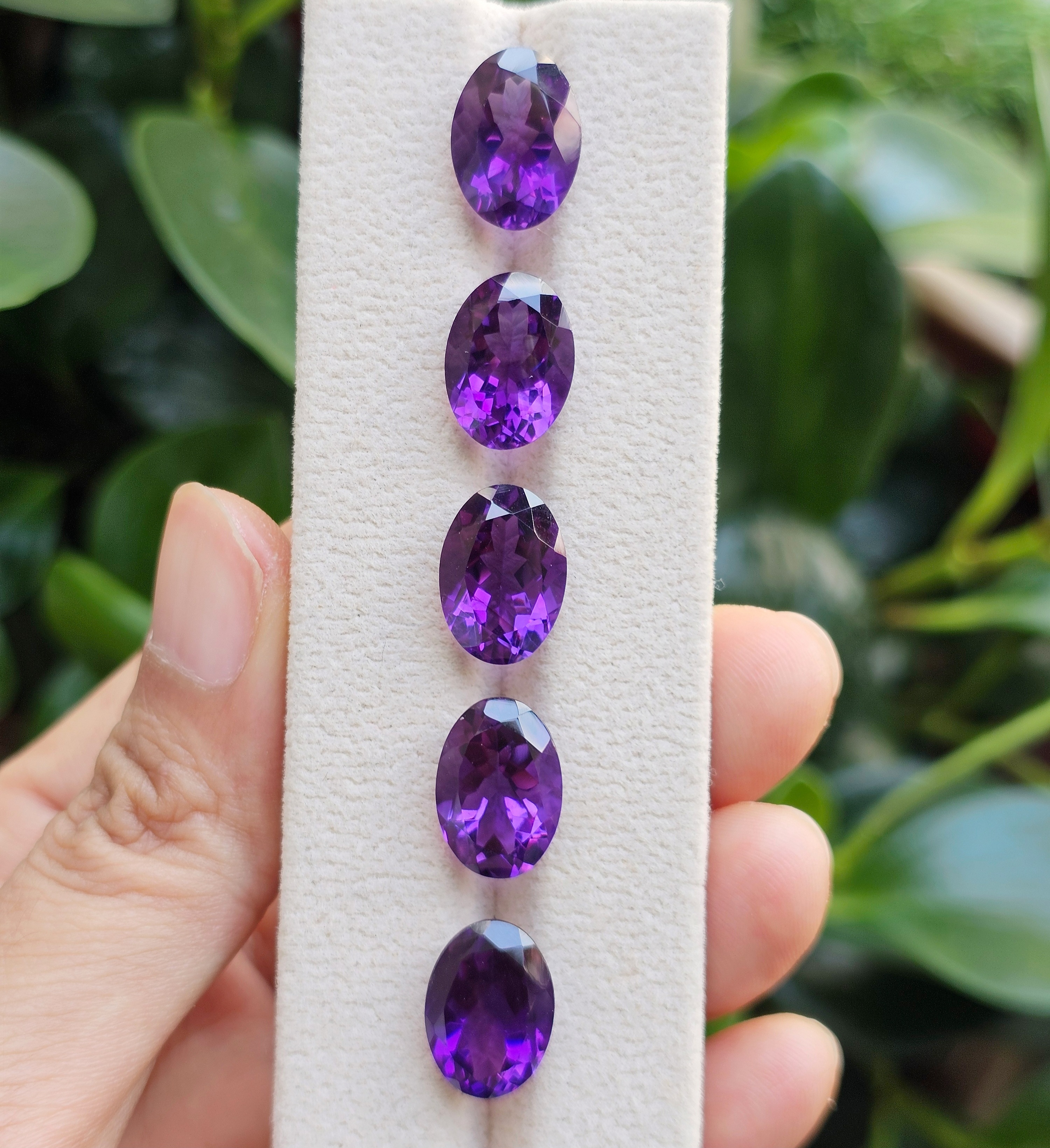 อเมทิสเข้มไข่ 14x10 mm. 1 เม็ด