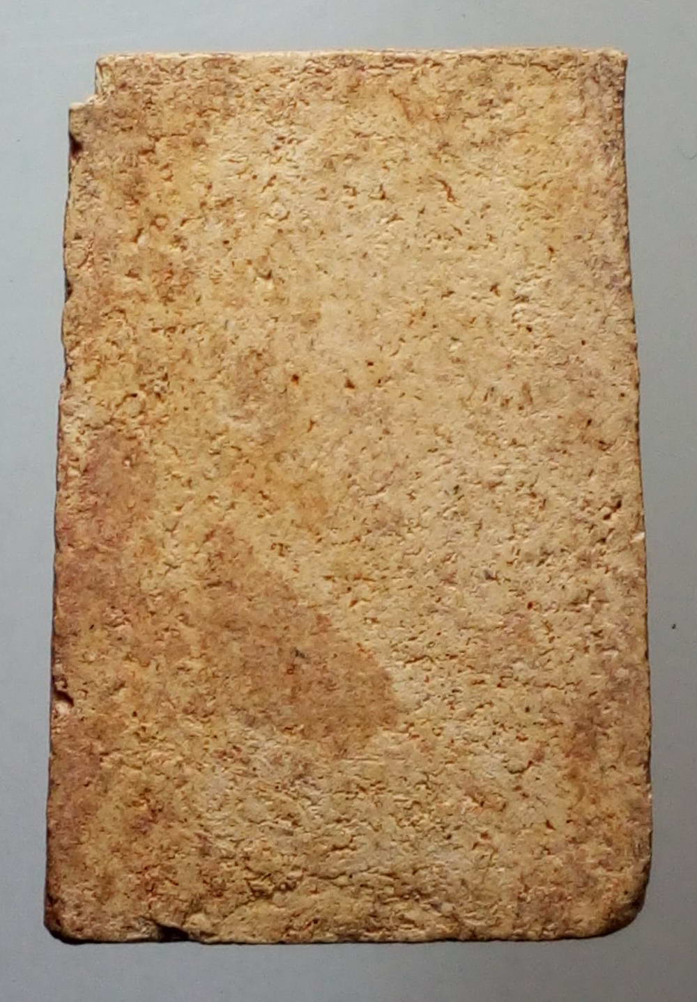 รหัสสินค้า พระไม่ทราบที่ 171 พระสมเด็จเนื้อผงพิมพ์ฐานแซม พระมีรอยกระเทาะขอบมุมขวามือ ไม่ทราบที่ พระรายการนี้ให้เช่าบูชาแล้ว