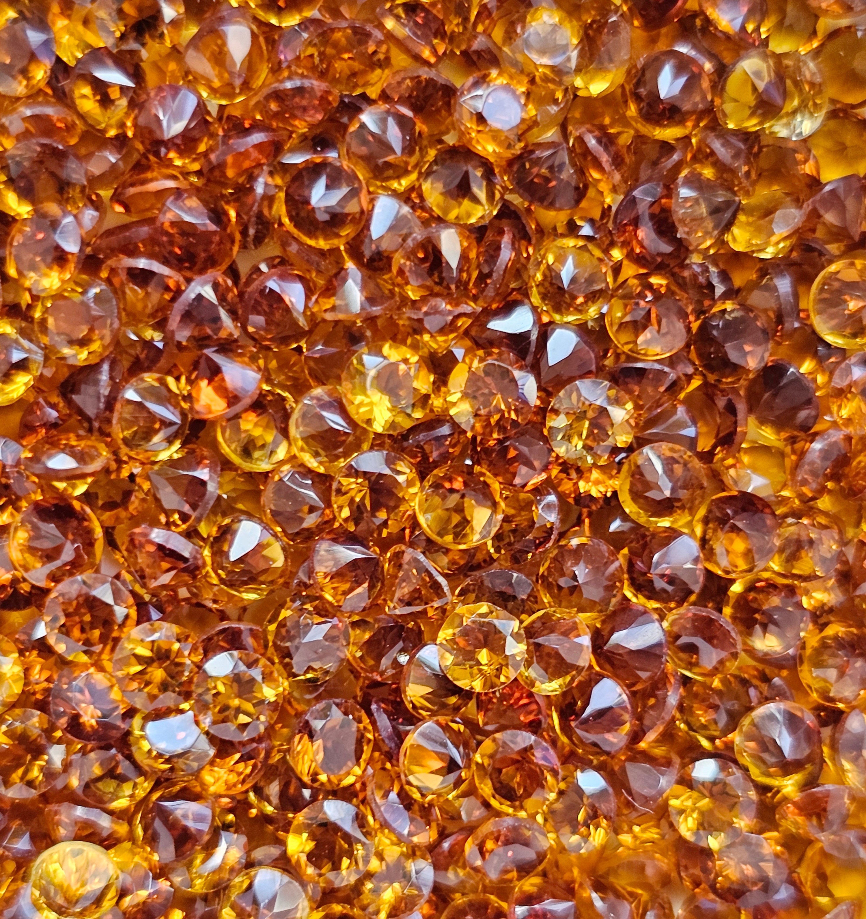 ซิทรินกลมเจียรเหลี่ยมเข้ม 3.0มม. 5 กะรัต