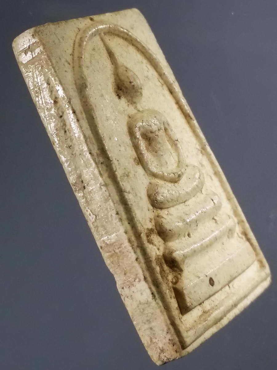 รหัสสินค้า พระสมเด็จ วัดต่างๆ 941 พระสมเด็จหลังพระบรมสาทิสลักษณ์ รัชกาลที่ 5 ( แสตมป์) สมทบทุนสร้างอุโบสถ วัดหัวลำโพง กรุงเทพฯ หลวงปู่วิเวียร วัดดวงแข ร่วมปลุกเสก