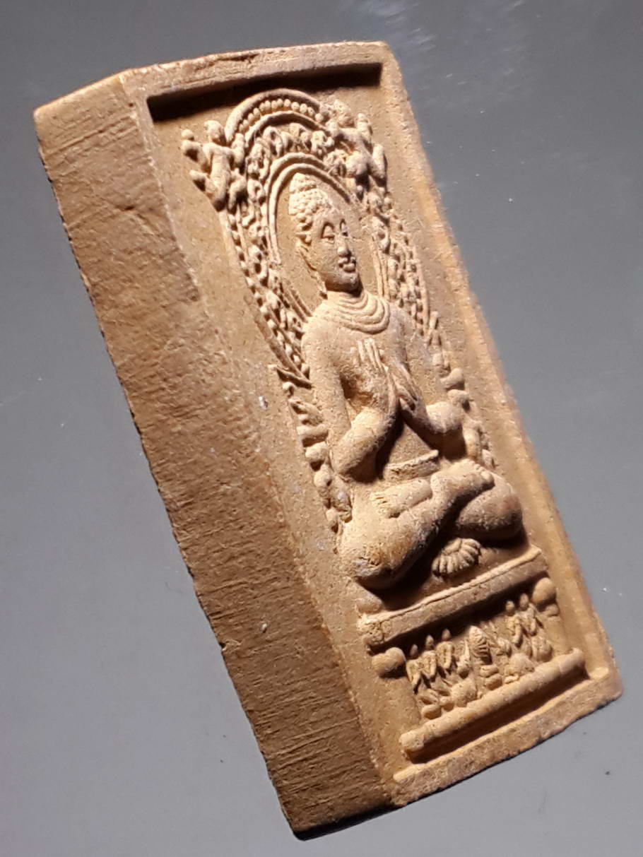 รหัสสินค้า พระไม่ทราบที่ 380 พระพุทธปางปฐมเทศนา เนื้อดินเผา หลังช้างคู่แบกเจดีย์ ไม่ทราบที่ พระรายการนี้ให้เช่าบูชาแล้ว