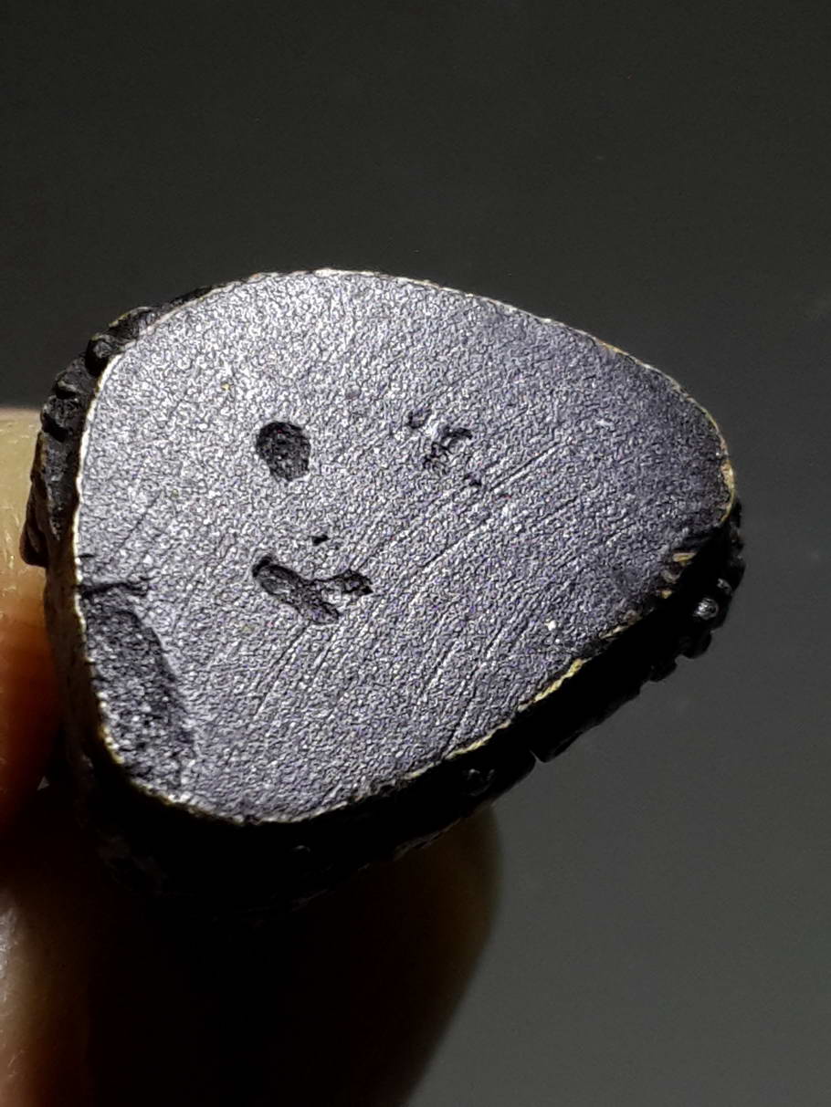 รหัสสินค้า พระกริ่ง พระหล่อ 371 รูปหล่อหลวงพ่อพุ่ม สุมโน วัดทองหลาง จังหวัดพิษณุโลก เนื้อทองเหลืองรมดำ หล่อตัน