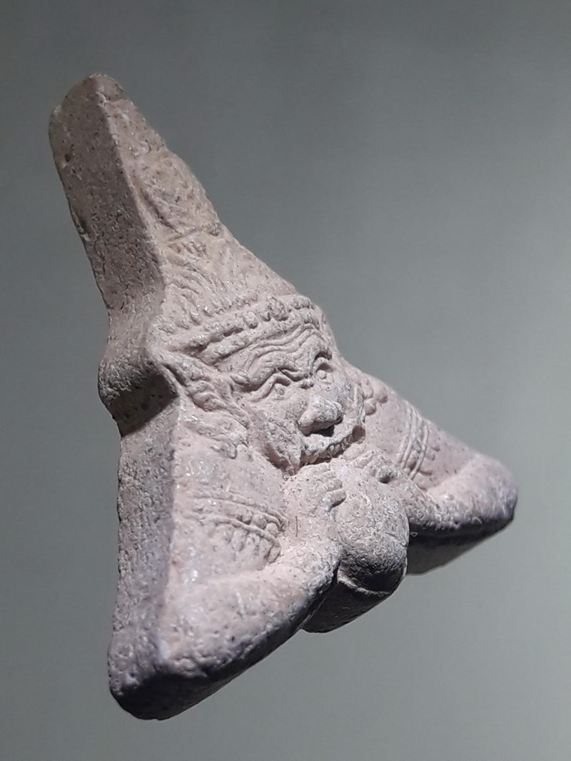 รหัสสินค้า พระเนื้อดิน ผง ว่าน 10523 พระราหูเทวา เนื้อผง วัดสิงห์ทอง จังหวัดลพบุรี สร้างปี 2548