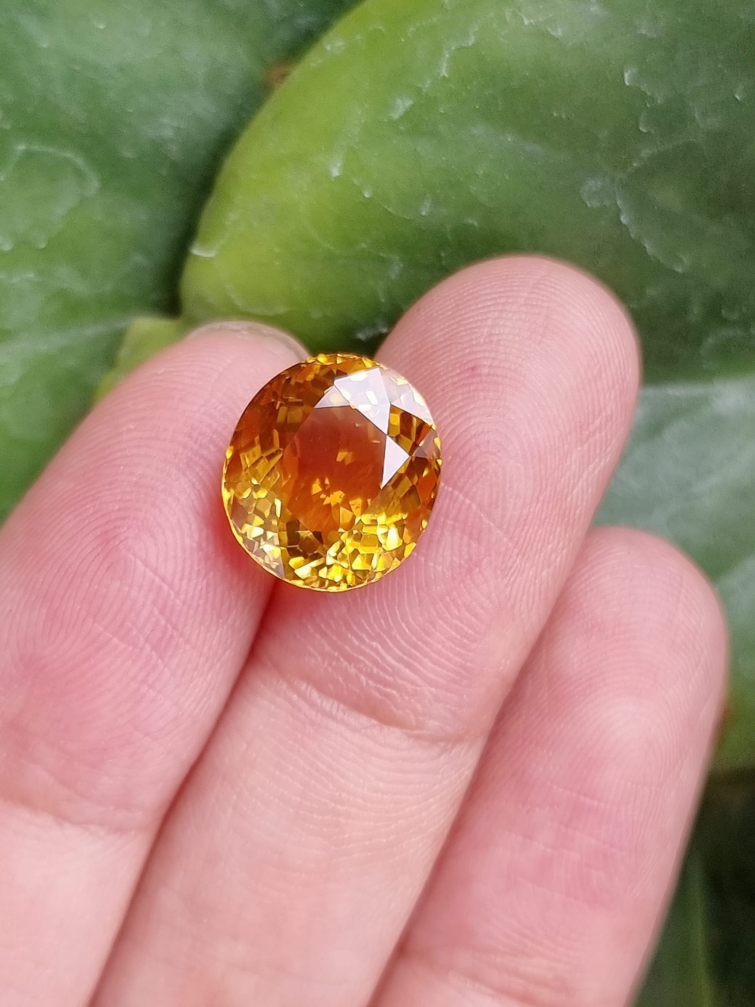 5.77กะรัต พลอยซิทรินไข่ เม็ดใหญ่ สีเหลืองทองธรรมชาติ