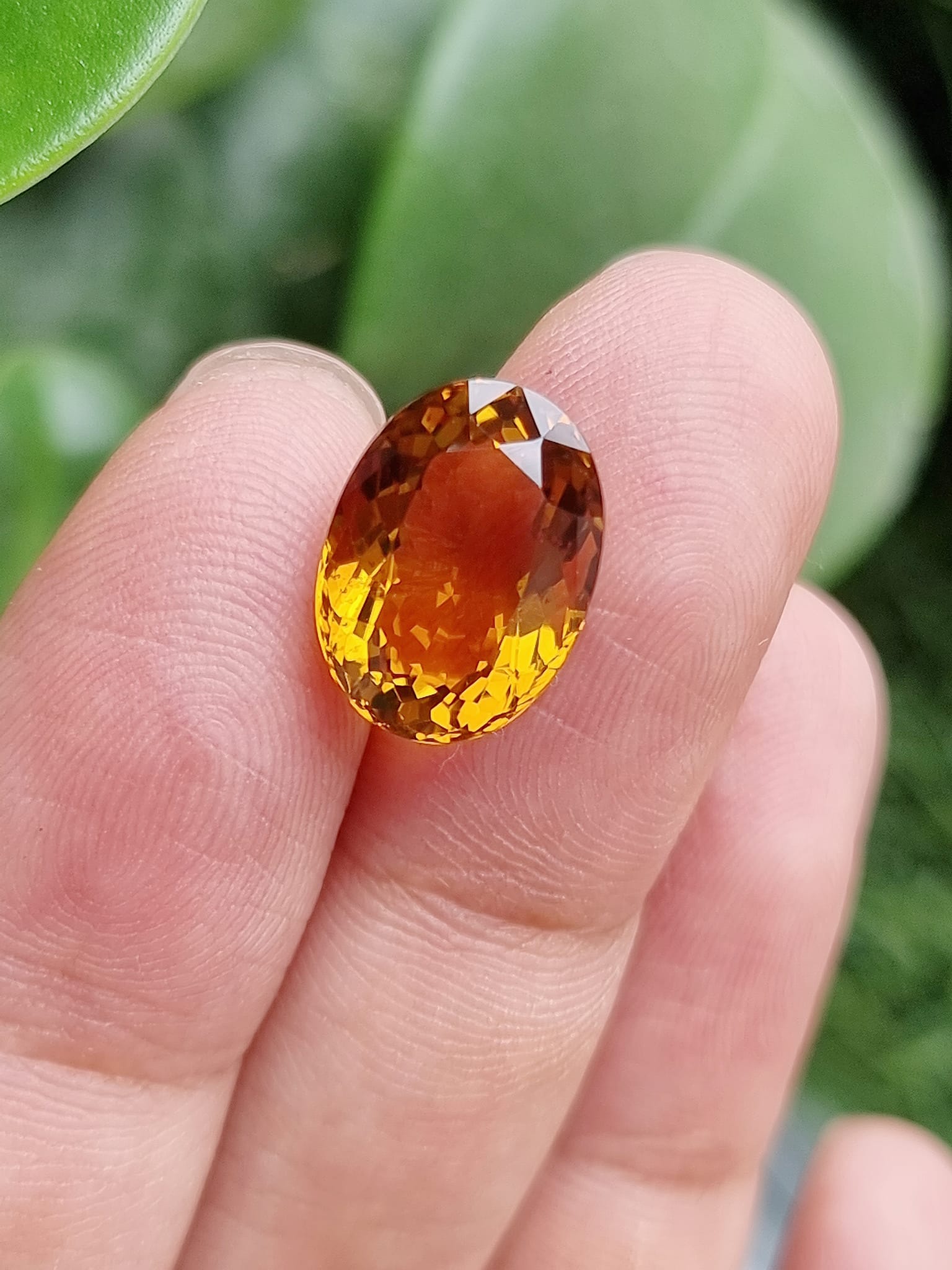 5.85กะรัต พลอยซิทรินไข่ เม็ดใหญ่ สีเหลืองทองธรรมชาติ