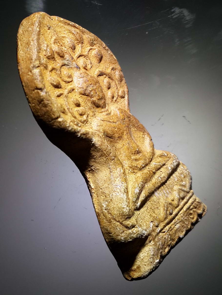 รหัสสินค้า พระไม่ทราบที่ 416 พระปรกโพธิ์ เนื้อดินเผา ไม่ทราบที่ บางคนดูเป็นพระทางภาคเหนือครับ