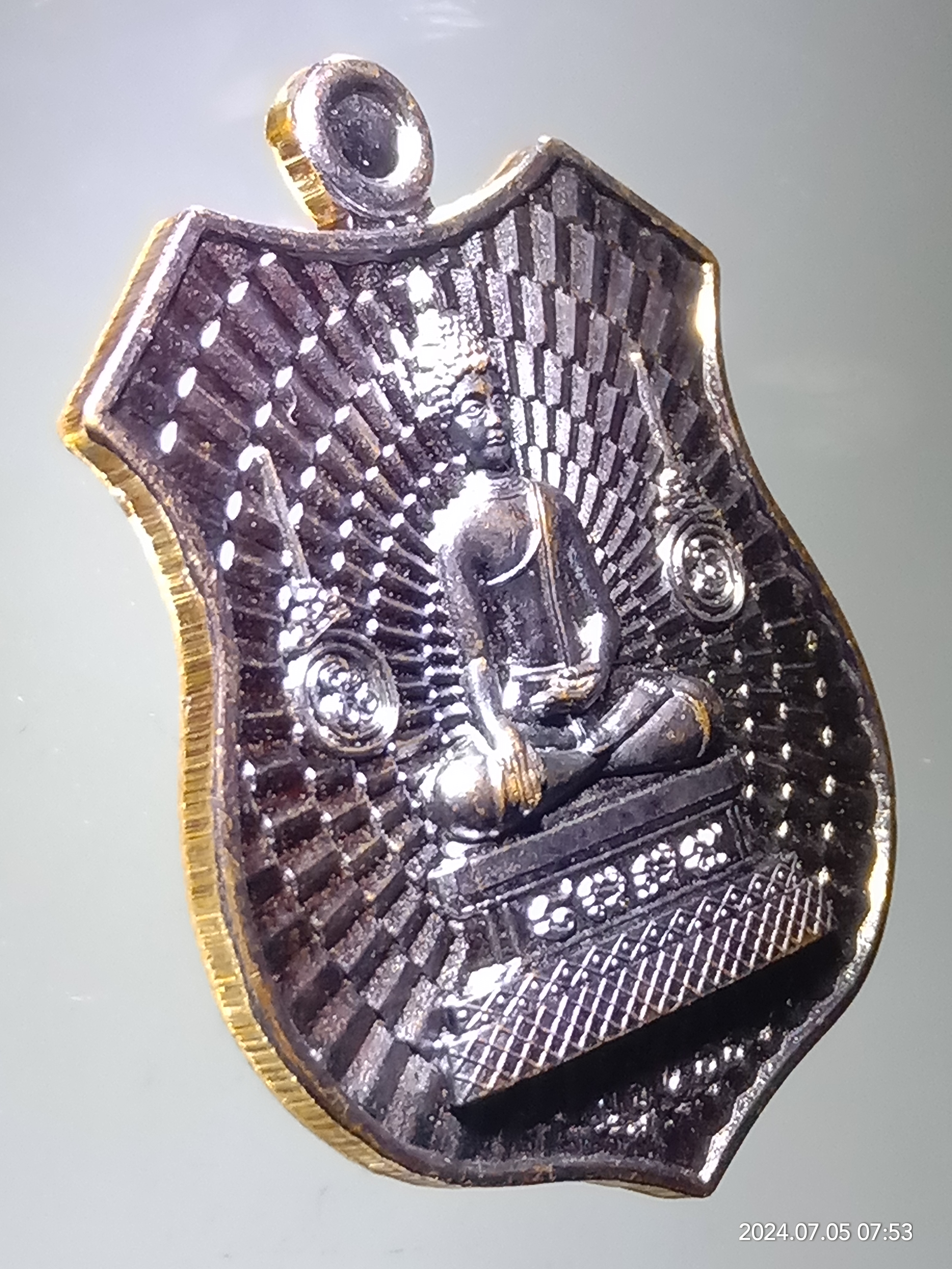 รหัสสินค้า เหรียญพระพุทธ 130 เหรียญพระประธานในโบสถ์ วัดราษฎร์เจริญ อำเภอวิหารแดง จังหวัดสระบุรี ตอกโค๊ต ด้านหลัง หมายเลข 1205