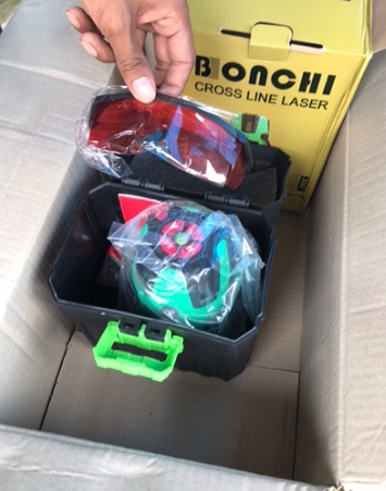 เครื่องวัดระดับเลเซอร์ ระดับน้ำเลเซอร์ 5 เส้น 360 องศา พร้อมกล่องเก็บอุปกรณ์ พร้อมขาตั้งวัดระดับ รับประกันสินค้า 3 เดือน