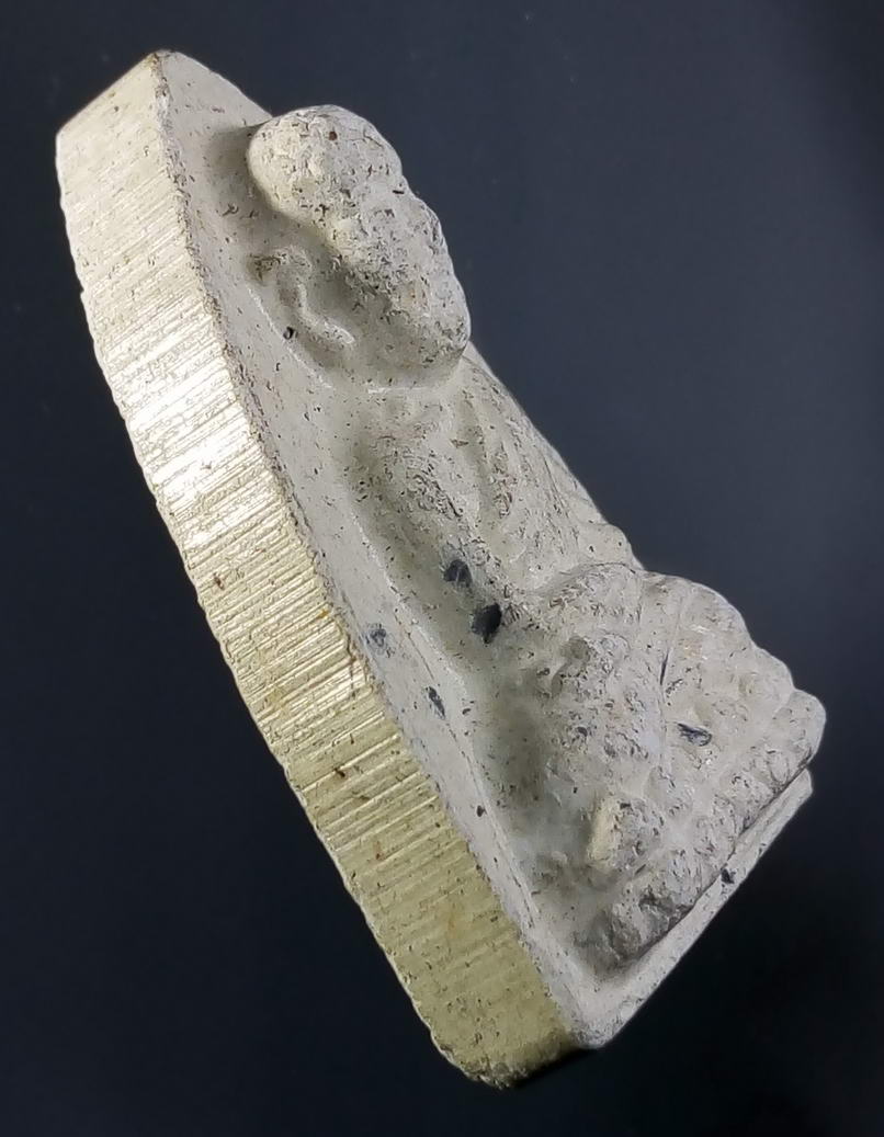 รหัสสินค้า หลวงปู่ทวด วัดต่างๆ 089 หลวงปู่ทวดเนื้อผงสีขาว ปั๊มตรายาง รูปเจดีย์