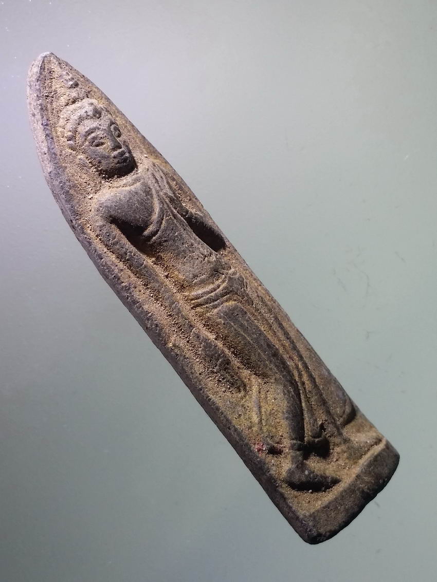 รหัสสินค้า พระกรุ 060 พระลีลาเนื้อดินเผา ไม่ทราบกรุ เจ้าของเดิมบอกว่าน่าจะขึ้นกรุสุโขทัย