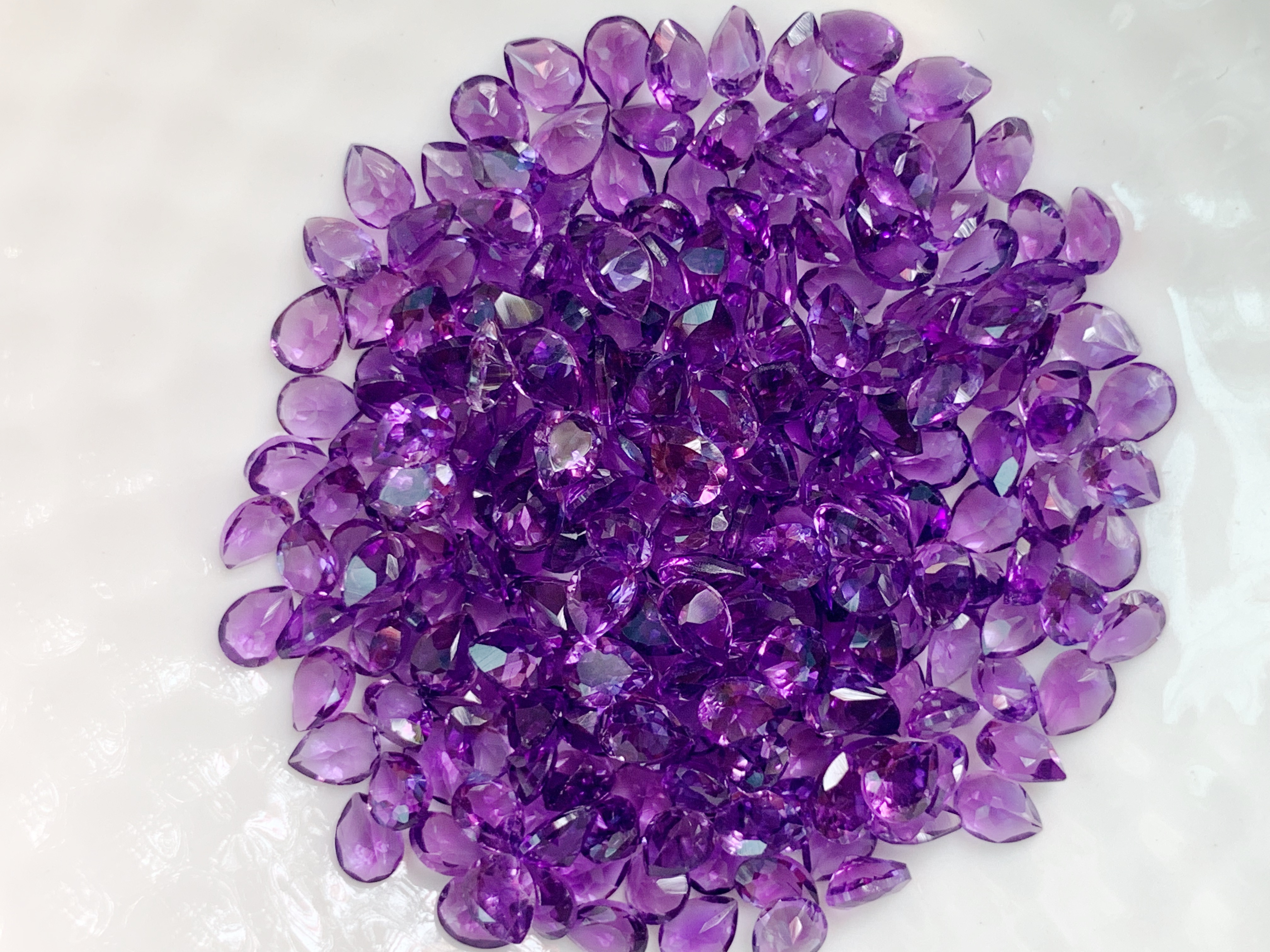 อเมทิสหยดน้ำ 4x3 มม. 5 กะรัต