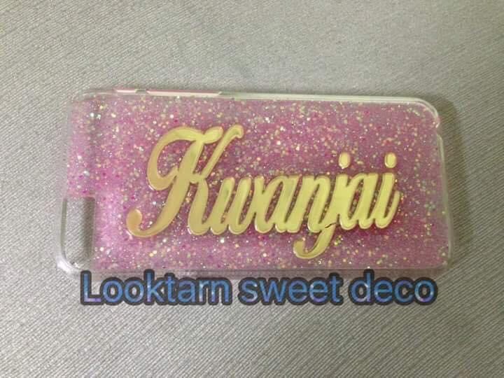 เคสกากเพชรสีชมพู อักษรสีกระจกทอง