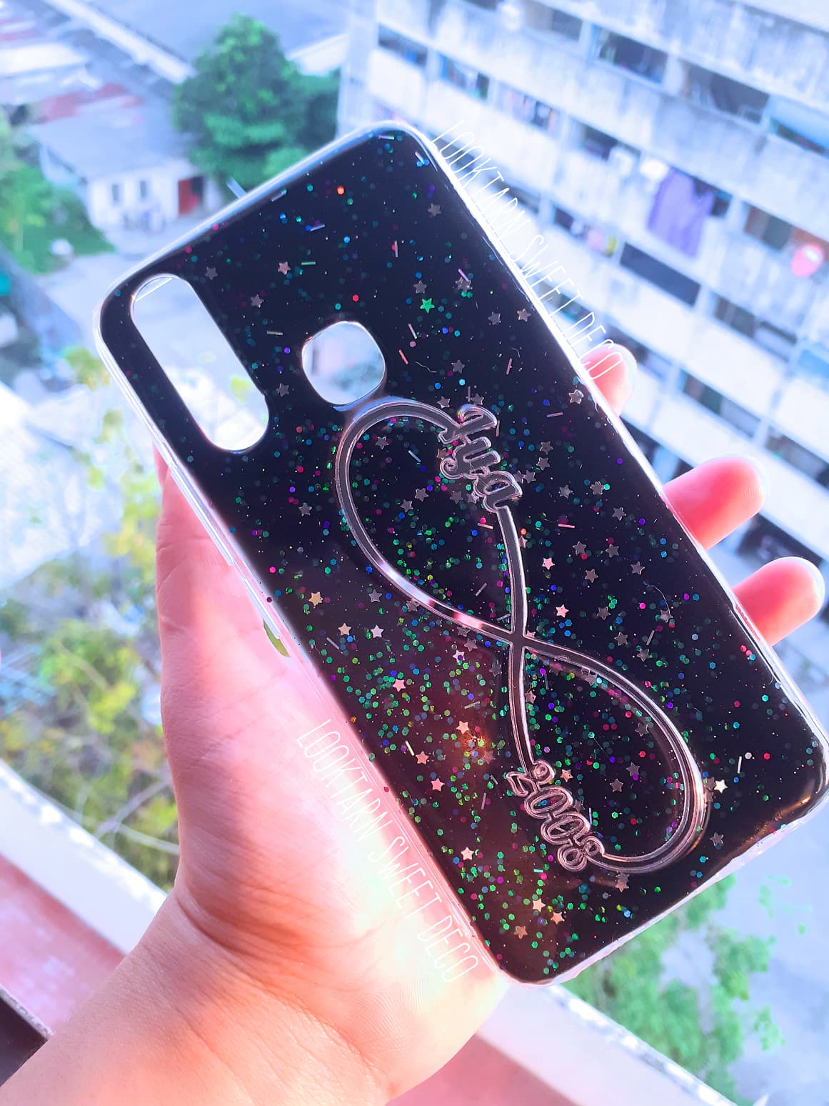 เคสเรซิ่นสีดำ เคลือบกลิตเตอร์ อินฟินิตี้สีกระจกเงิน