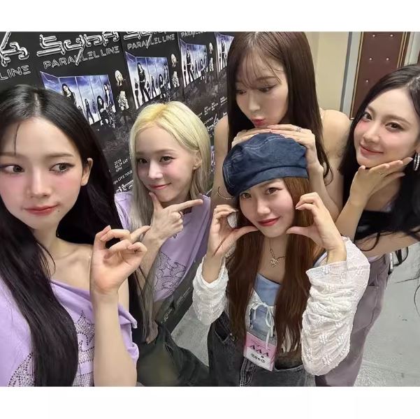 เสื้อยืด AESPA : LIVE TOUR - SYNK : Parrallel Line