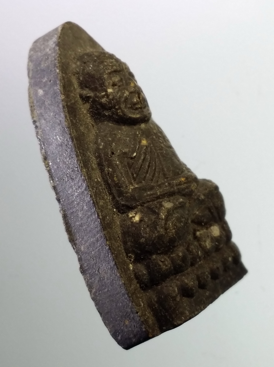 รหัสสินค้า หลวงปู่ทวด วัดต่างๆ 513 หลวงปู่ทวด เนื้อผงใบลาน ฝังแร่ ครูบาสมชาย