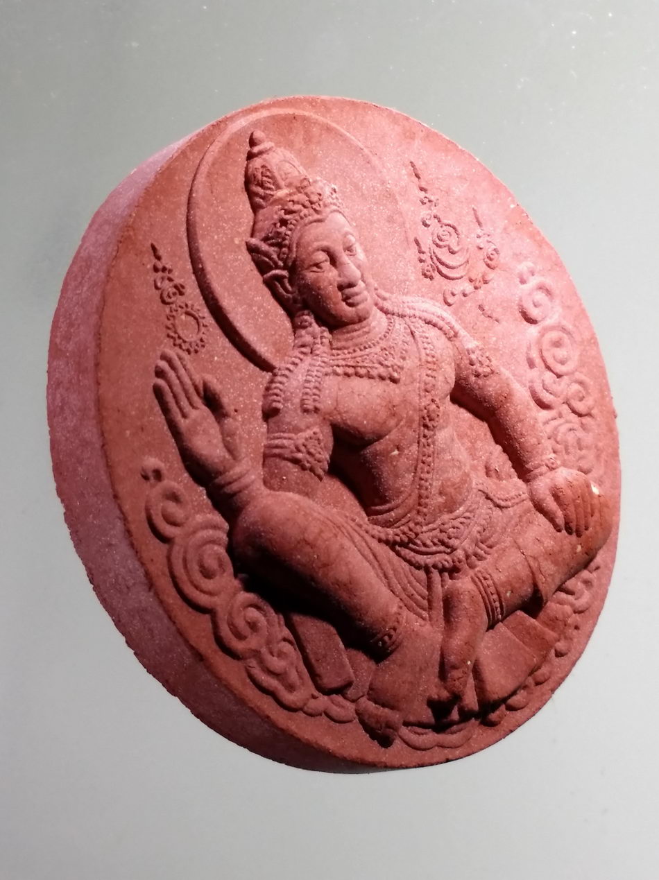 รหัสสินค้า จตุคามรามเทพ 958 พระเทวราชโพธิสัตว์จตุคามรามเทพ รุ่น บารมีธรรม เนื้อผงว่านแดง พิมพ์ใหญ่ ประกอบพิธีเทวาภิเษก ณ มณฑลพิธี วัดบรมวงศ์อิศรวรารามวรวิหาร