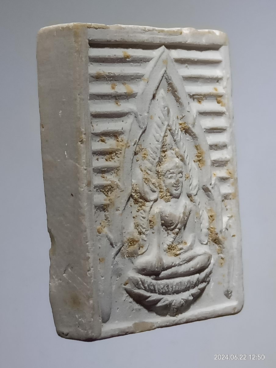 รหัสสินค้า พระเนื้อดิน เนื้อผง เนื้อว่าน 088 พระพุทธชินราชเนื้อผง รุ่นเสาร์ 5 โครงการอาหารกลางวัน วัดพระศรีรัตนมหาธาตุ จังหวัดพิษณุโลก