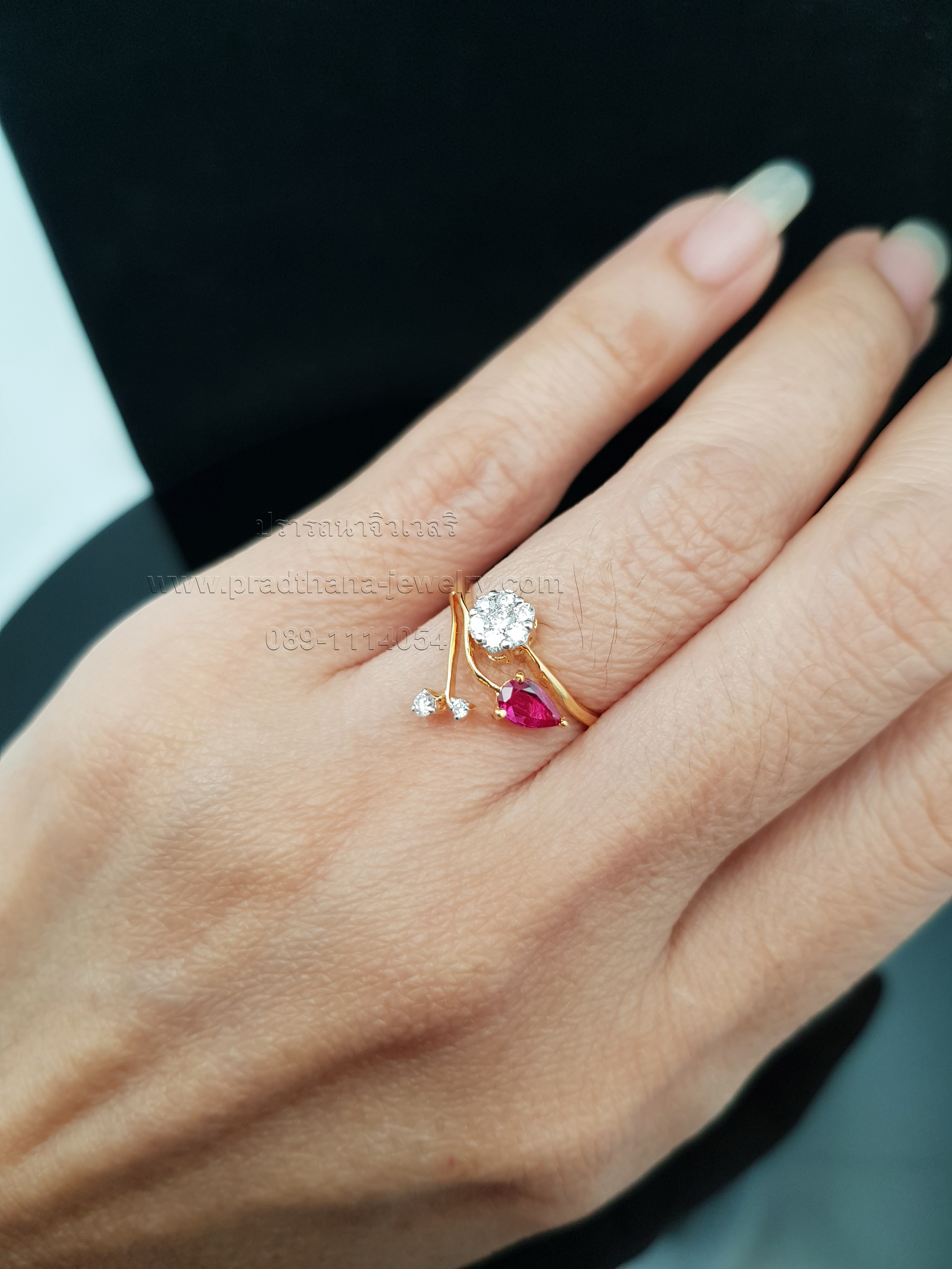 แหวนดอกไม้ก้านพลิ้วทับทิมเพชร **จองแล้ว**