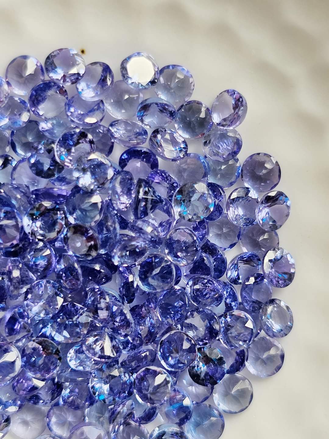 พลอยแทนซาไนท์กลม 3.5 มม. 1 กะรัต