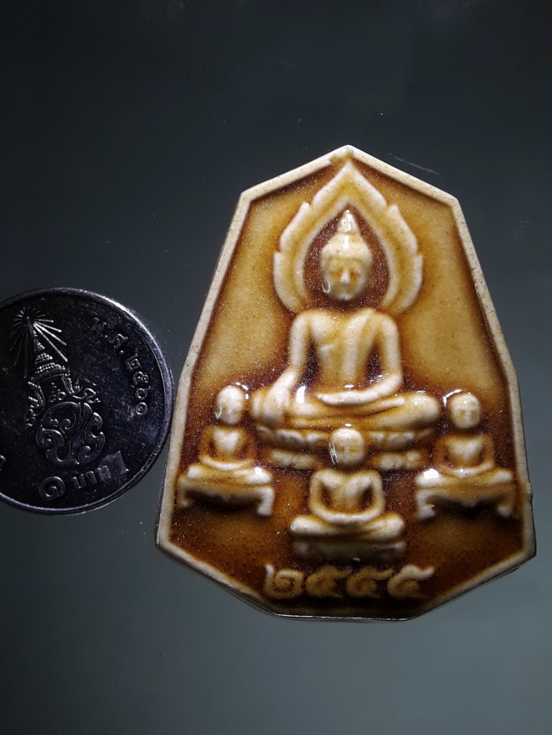 รหัสสินค้า พระเนื้อดิน ผง ว่าน 10476 พระพุทธเนื้อกระเบื้องเคลือบ 9 เหลี่ยม สร้างปี 2555 ไม่ทราบที่