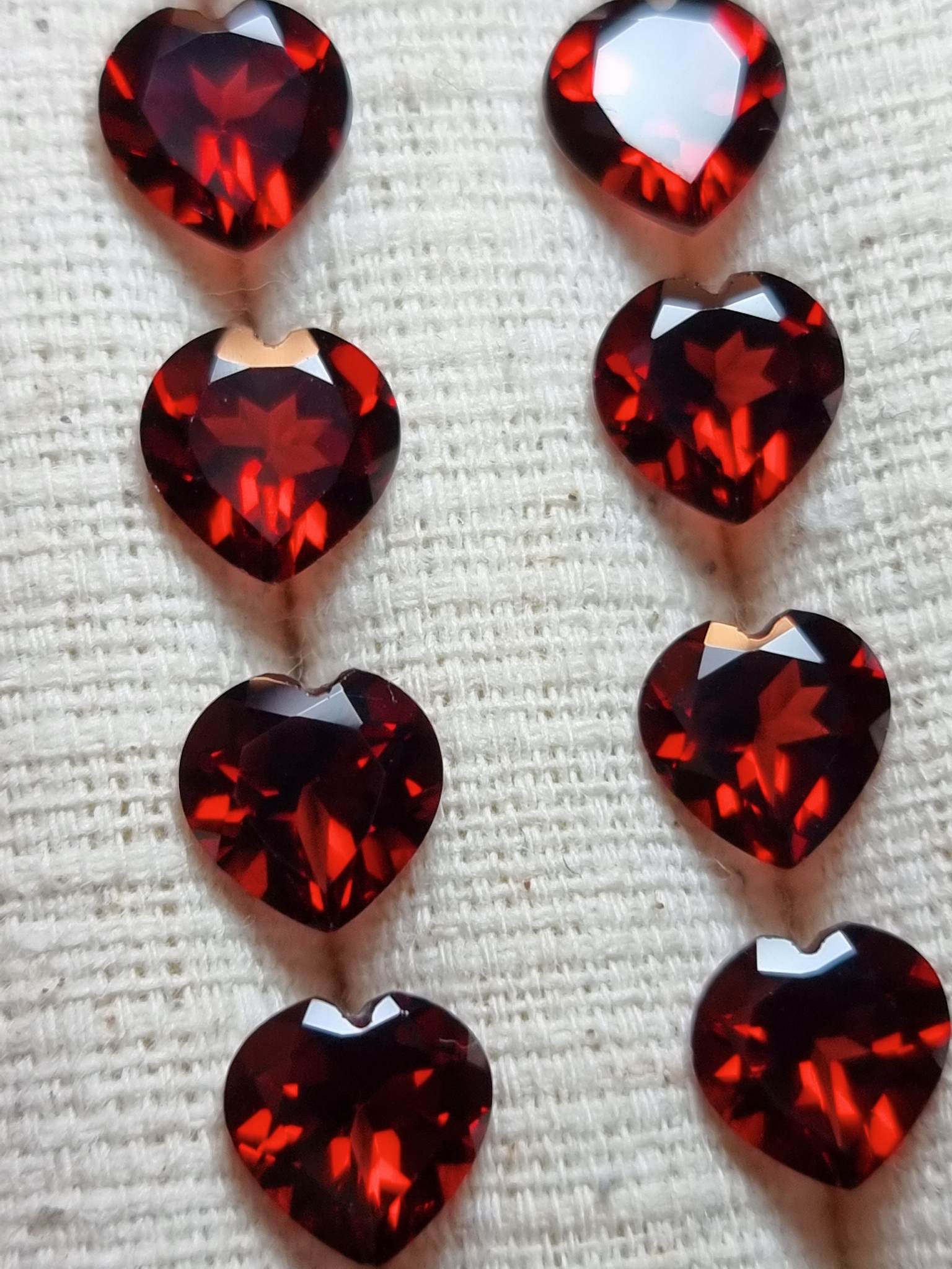 โกเมนหัวใจ 8.0 มม. 1 เม็ด