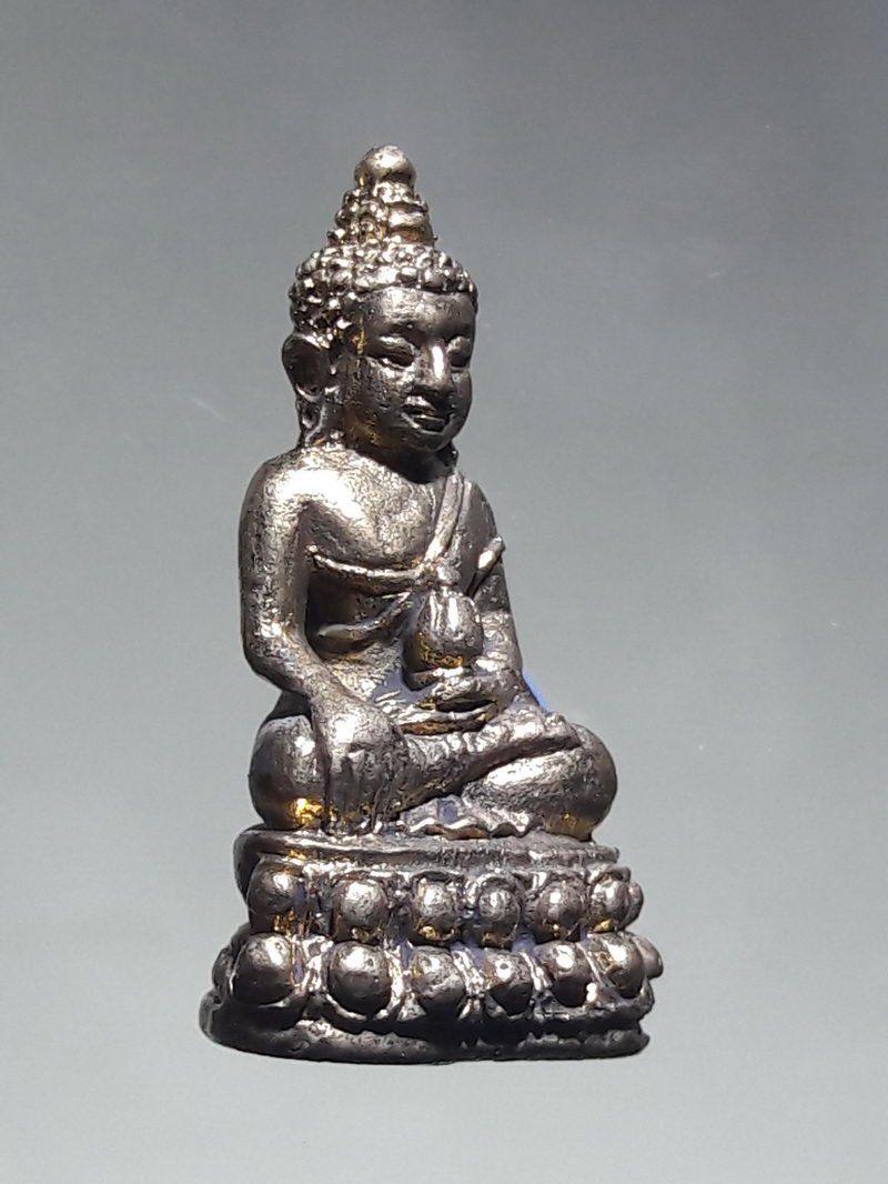 รหัสสินค้า พระมีกล่อง 258 พระกริ่งชัยชนะ หลวงพ่อเอิบ วัดซุ้มกระต่าย อำเภอสรรพยา จังหวัดชัยนาท พระสวยกล่องเดิม