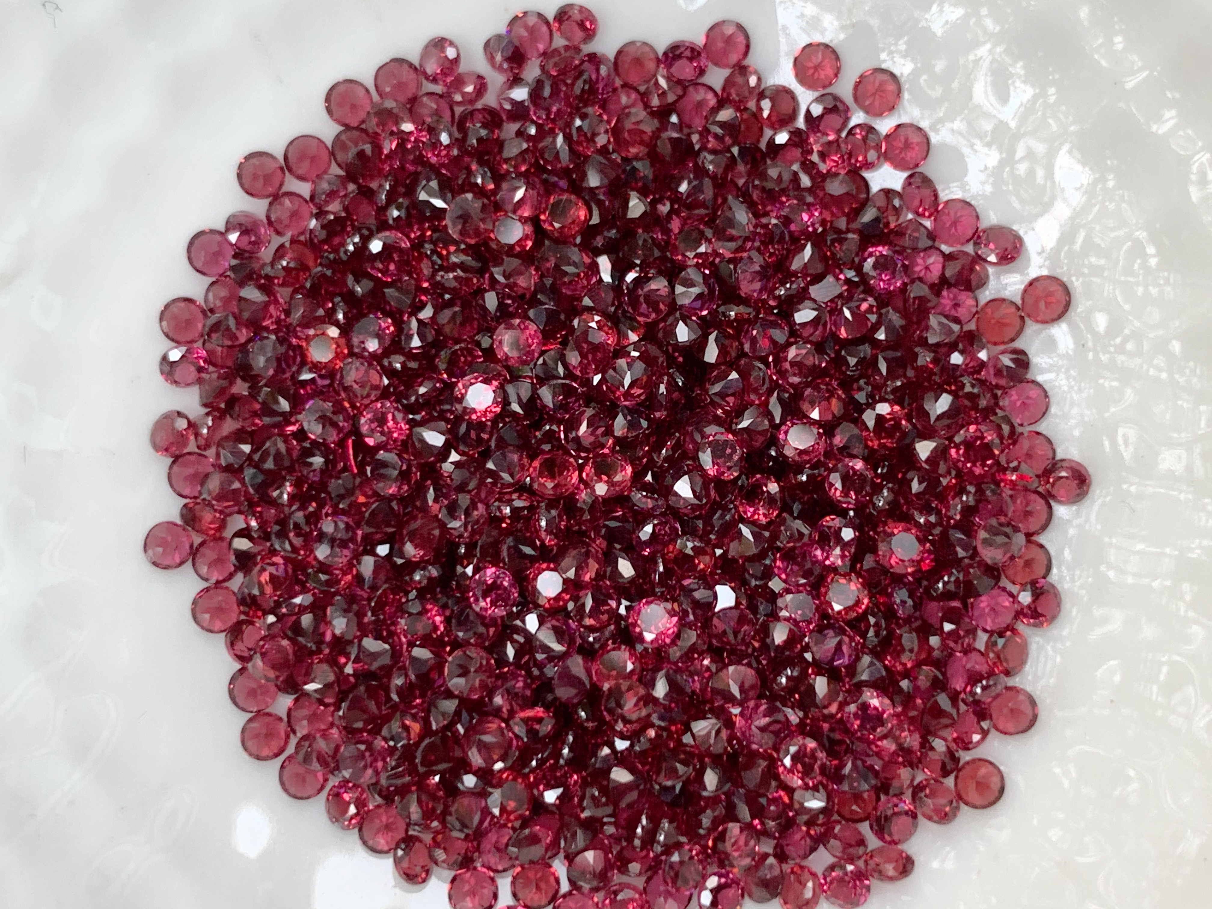 Rhodolite โรโดไลท์กลม 2.0 มม. 5 กะรัต