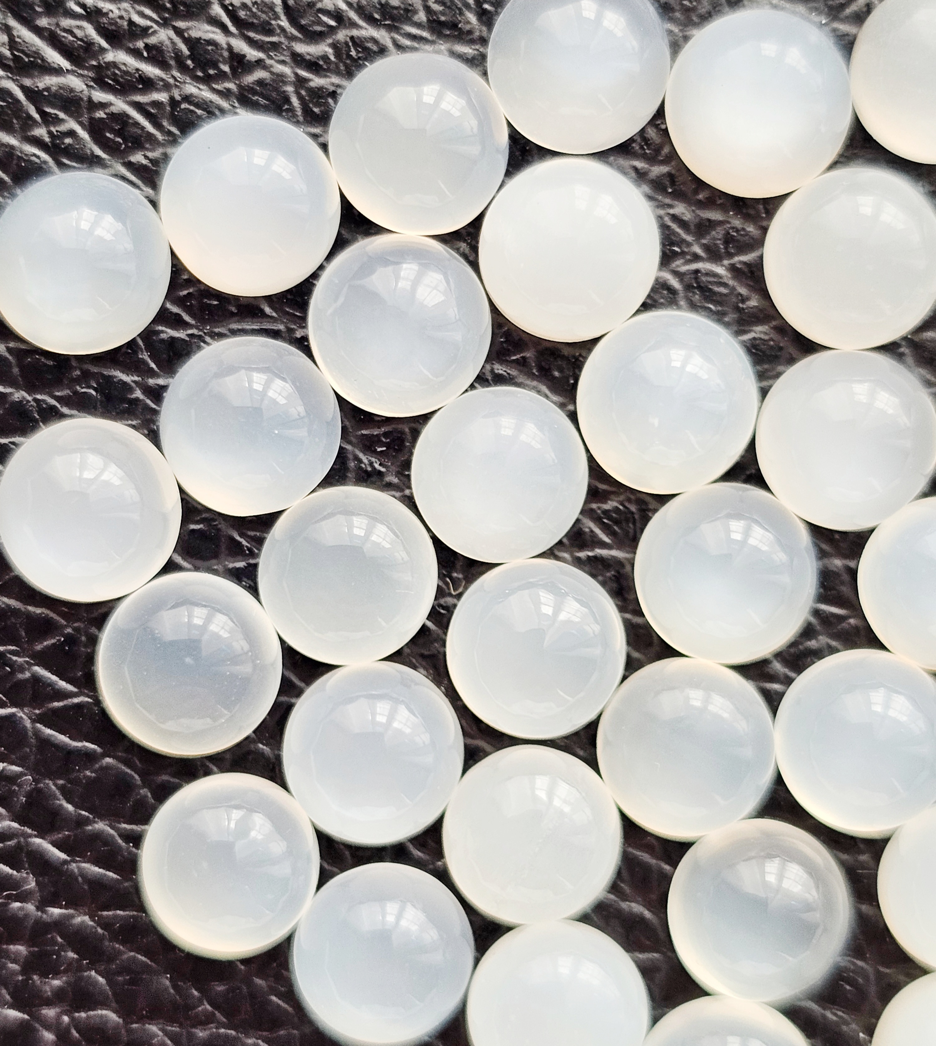 พลอยมูนสโตน 6.0 มม. 5 กะรัต